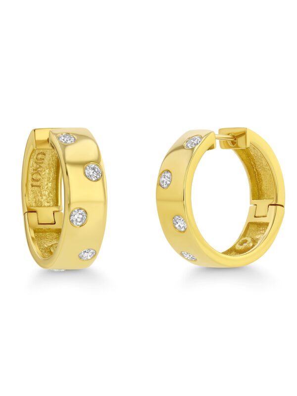 18k Yellow Gold Earrings with Diamonds