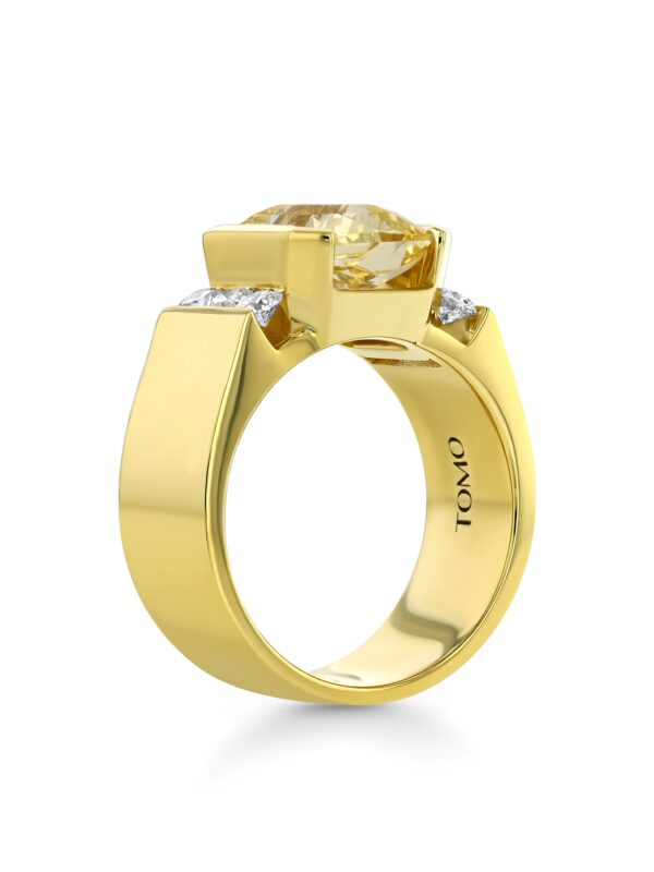 Yellow Sapphire 18k Yellow Gold Ring With Diamonds