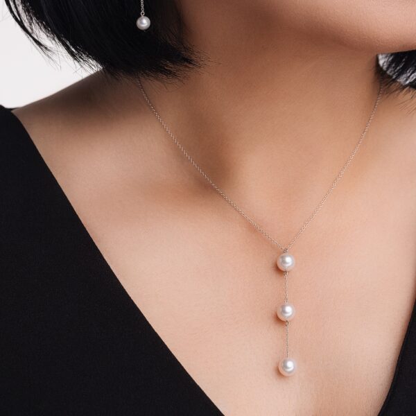 18k Gold Three Pearl Drop Necklace