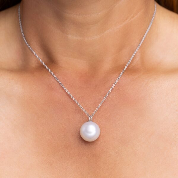 15.5mm South Sea Pearl Pendant Necklace